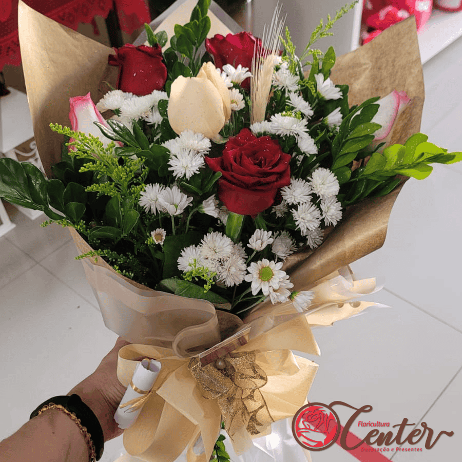 Buquê de Rosas Coloridas