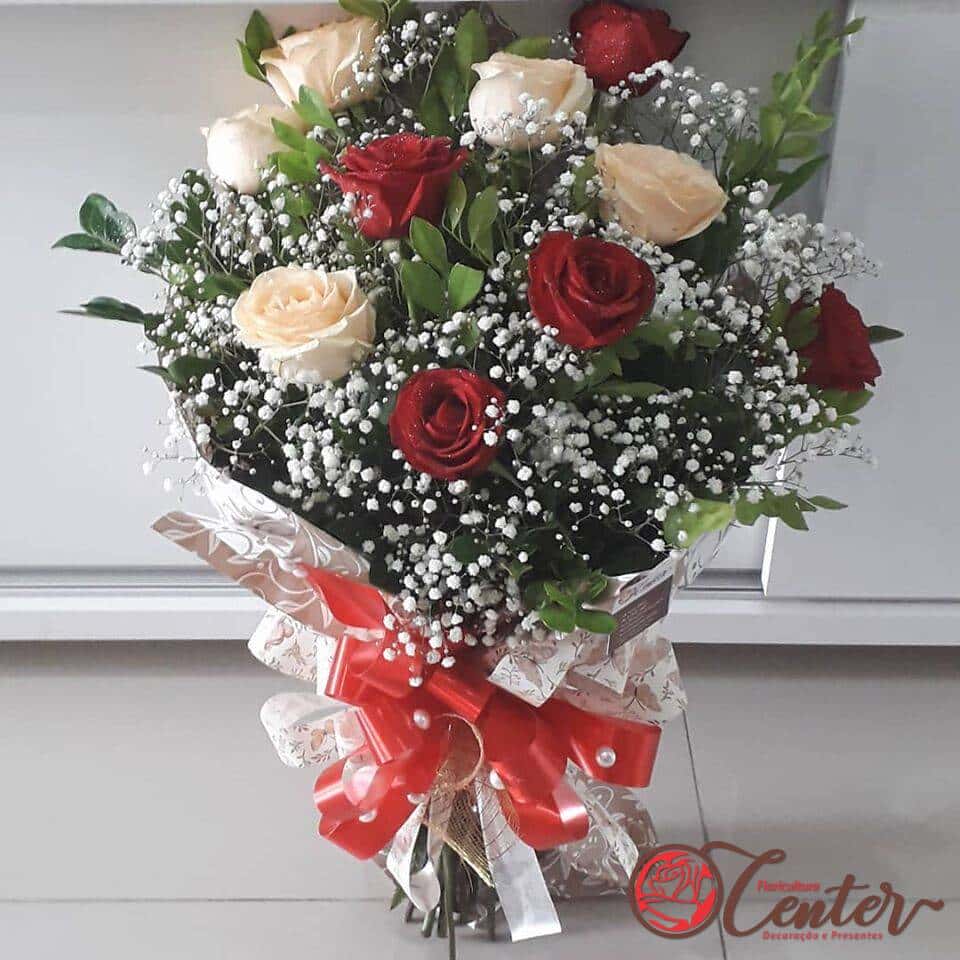 Buquê de Rosas Vermelhas e Rosas Champanhe