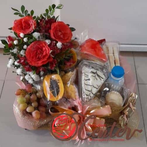 Cesta de Café com Arranjo